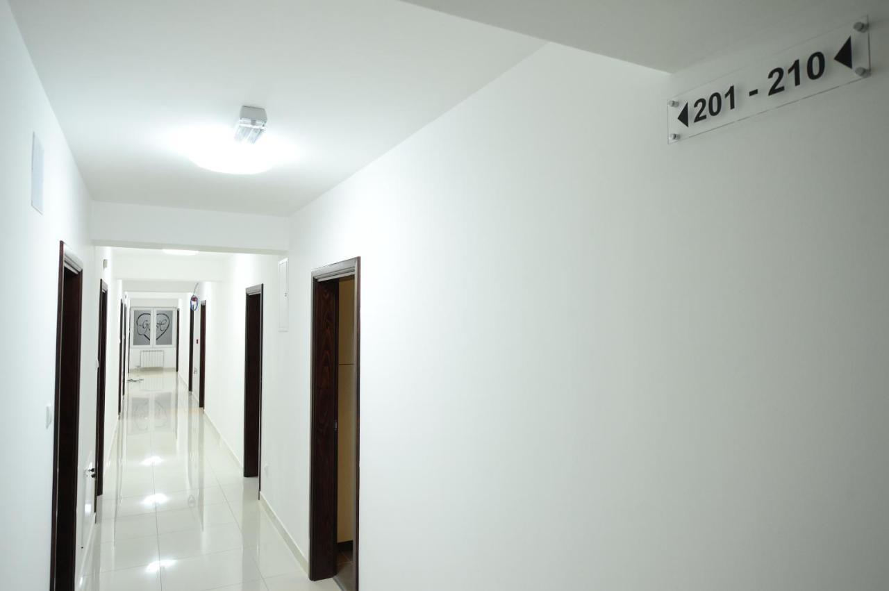 Apartmani Grand Hertz Belgrado Exterior foto